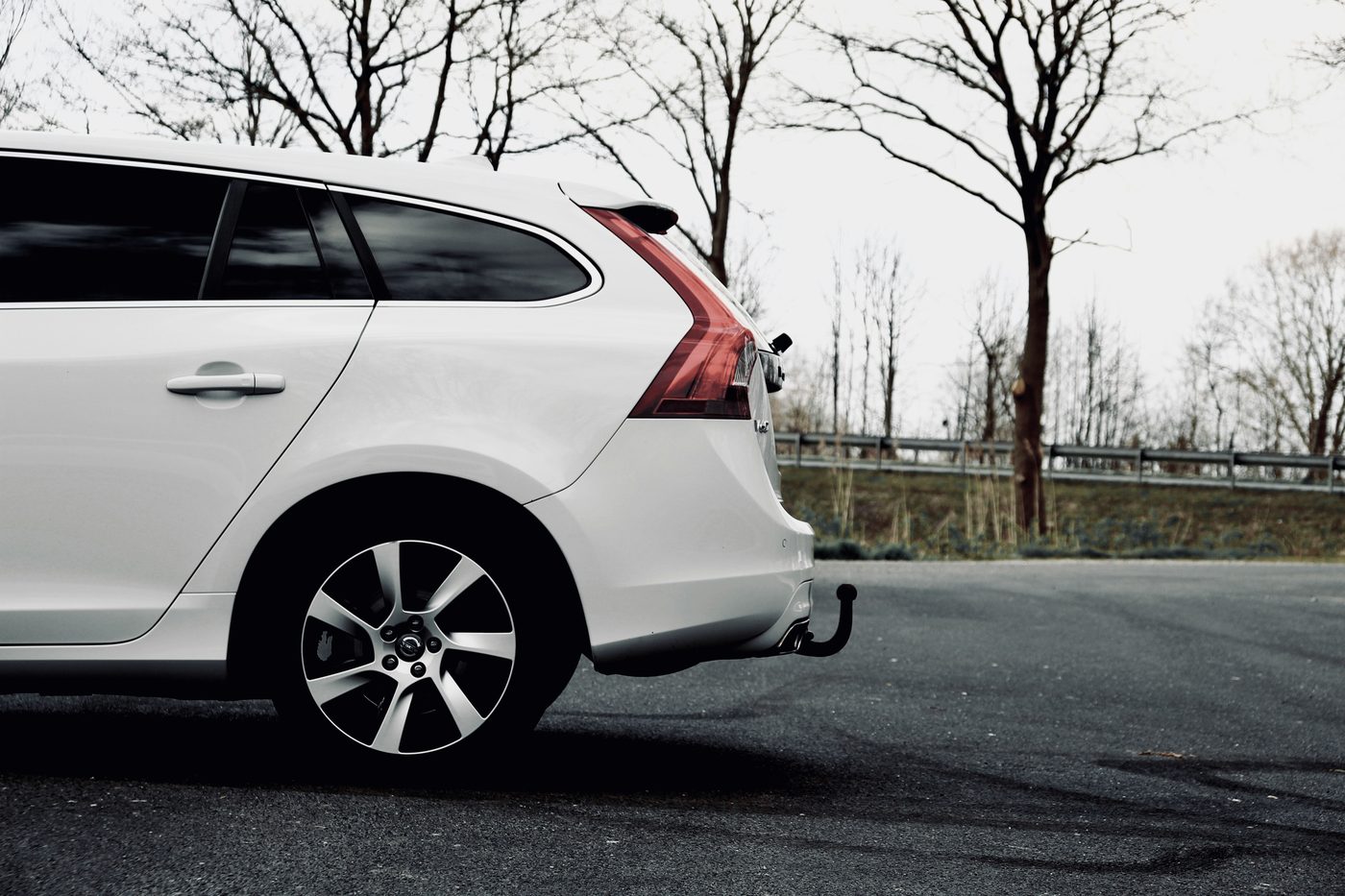 Beyaz station wagon